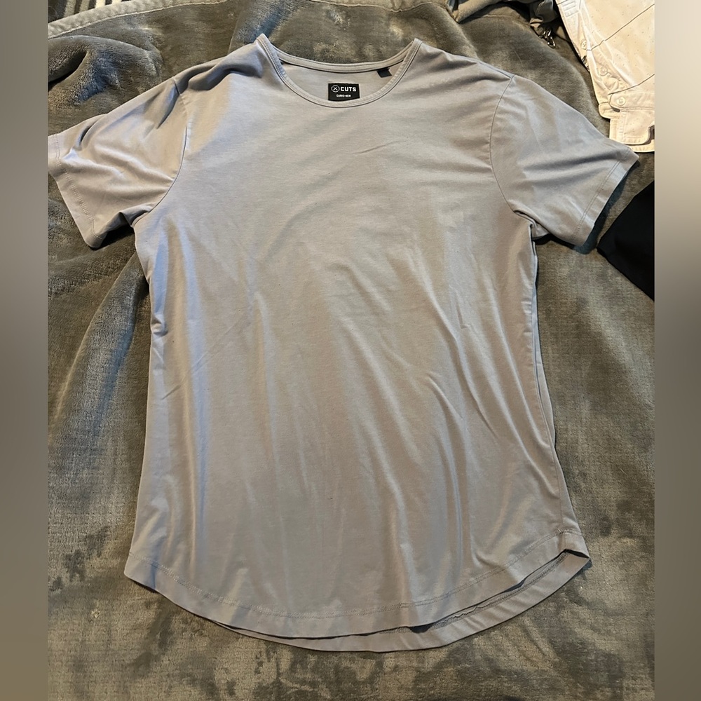 Cuts Curved Hem T shirt XL